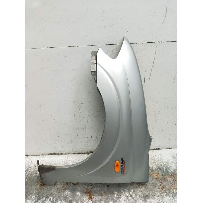 Recambio de aleta delantera izquierda para ssangyong rodius i 2.7 xdi referencia OEM IAM   2005