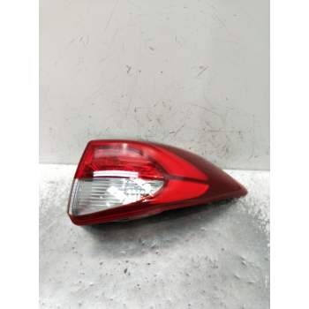 PILOTO TRASERO DERECHO 92402D3 92402D7 2015