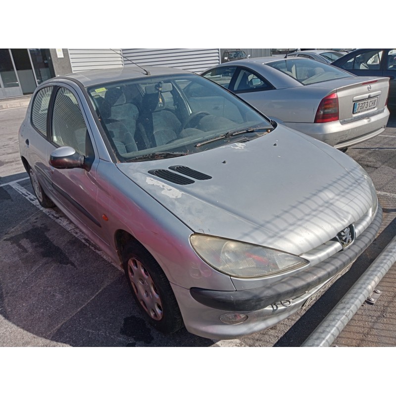 peugeot 206 berlina del año 2000