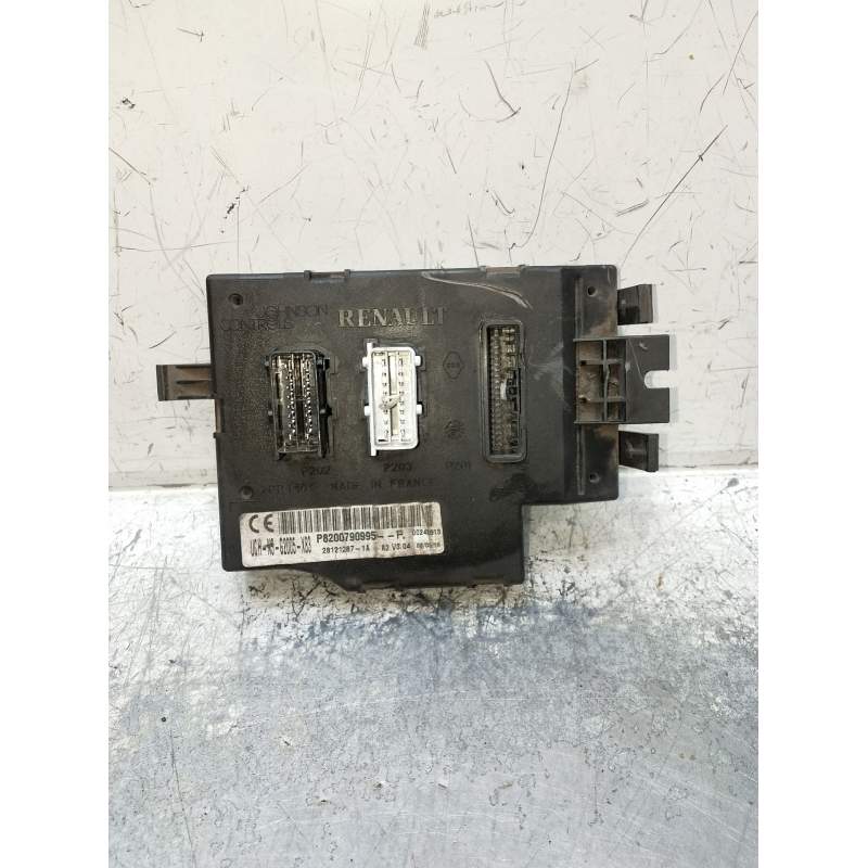 Recambio de modulo electronico para renault trafic ii furgoneta (fl) 2.0 dci 90 (fl0h) referencia OEM IAM P8200790995  