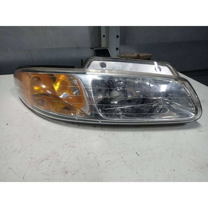 Recambio de faro derecho para chrysler town contry 3.8 referencia OEM IAM 04857040AB  