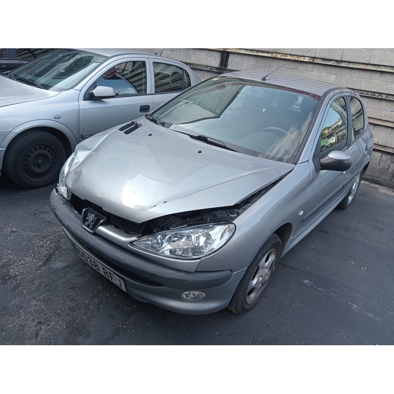 peugeot 206 berlina del año 2001