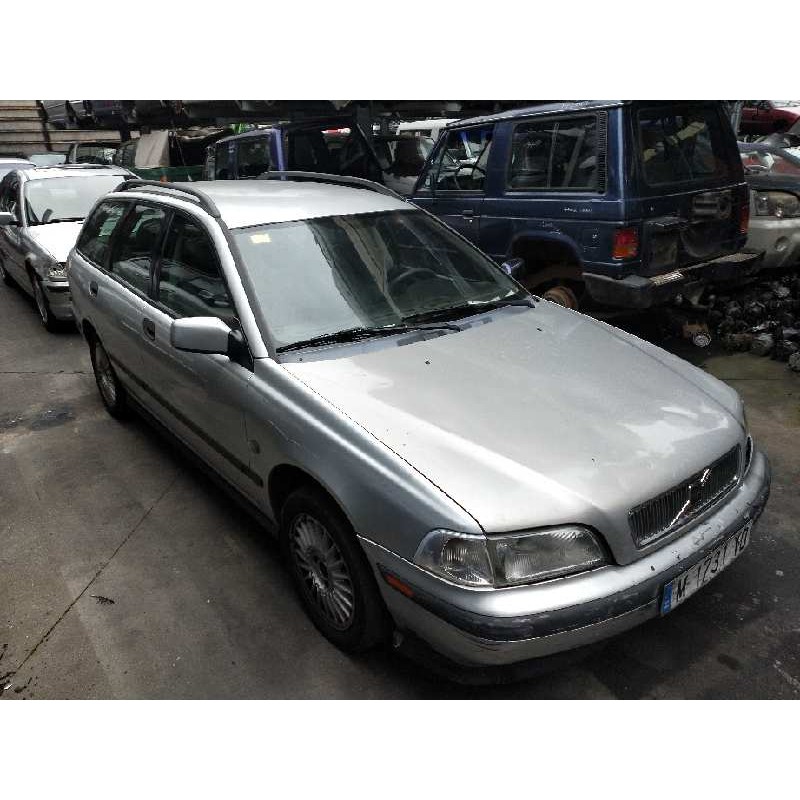 volvo v40 familiar del año 1999