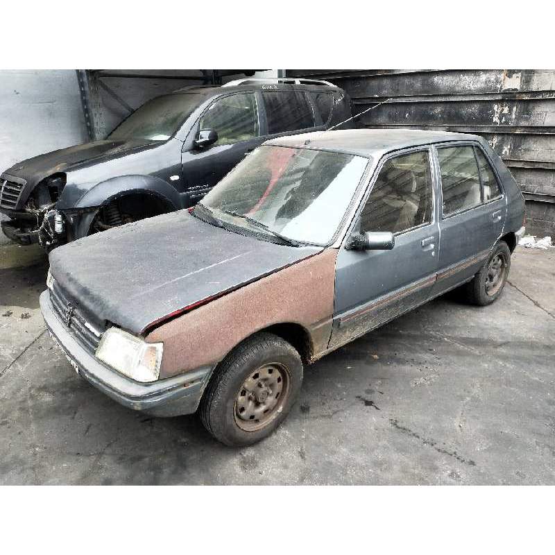 PEUGEOT 205 BERLINA