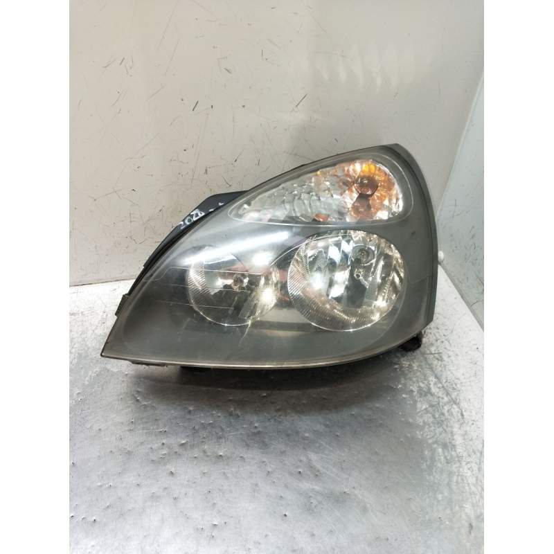 Recambio de faro izquierdo para renault clio ii (bb_, cb_) 1.5 dci (b/cb07) referencia OEM IAM   2001
