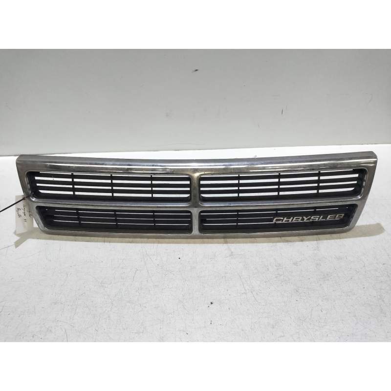 Recambio de rejilla delantera para chrysler voyager (es) referencia OEM IAM   