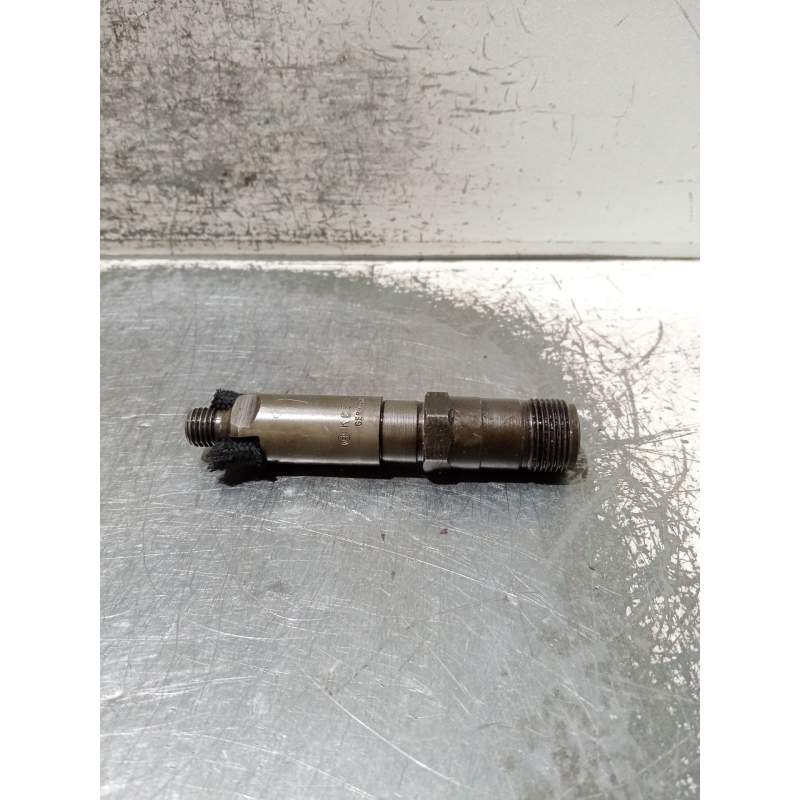 Recambio de inyector para mercedes-benz clase c (w202) berlina referencia OEM IAM 0000100651 KCE27S3 BOSCH