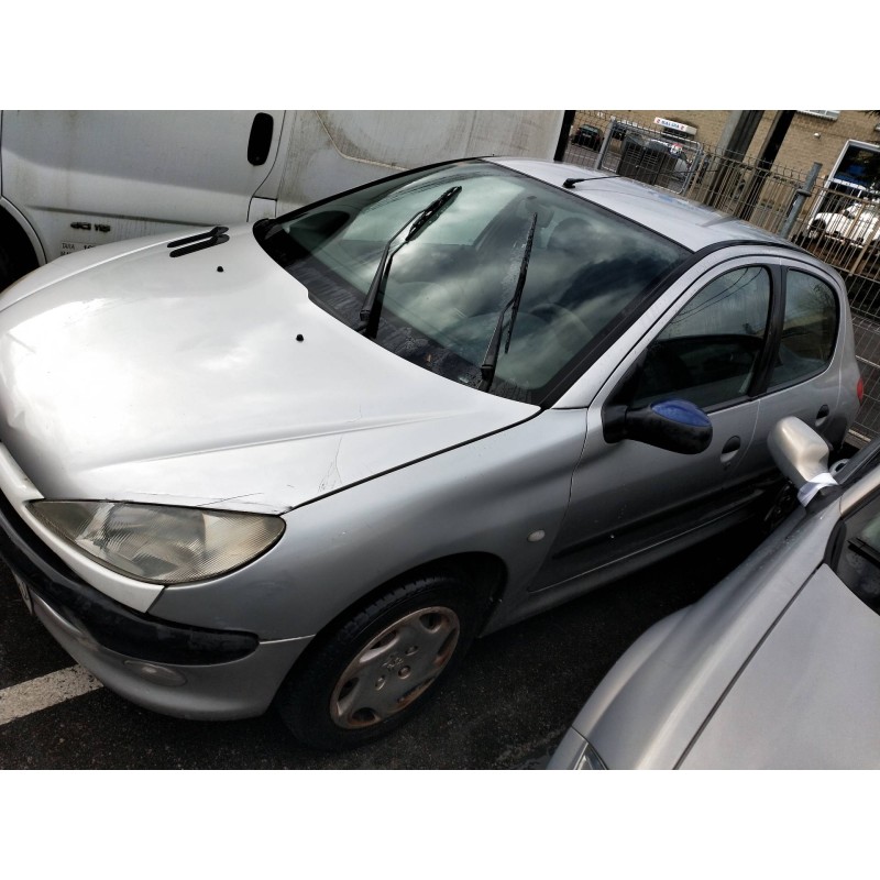 peugeot 206 berlina del año 2000