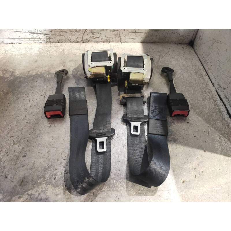 Recambio de juego cinturones delantero para audi a4 cabrio (8h) 3.0 quattro referencia OEM IAM  2P 2001