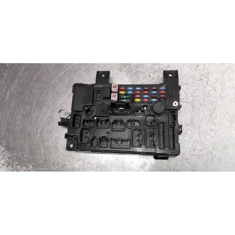 Recambio de caja reles / fusibles para mitsubishi outlander (gf0) motion 4wd referencia OEM IAM 8637A864 7403025115 