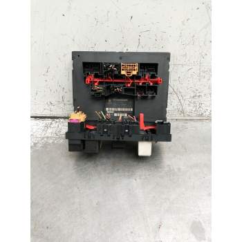 CAJA RELES / FUSIBLES 1K0937049N F005V00483 2003