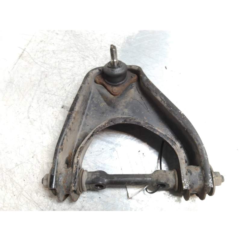 Recambio de brazo suspension inferior delantero derecho para nissan vanette (c 220) referencia OEM IAM   