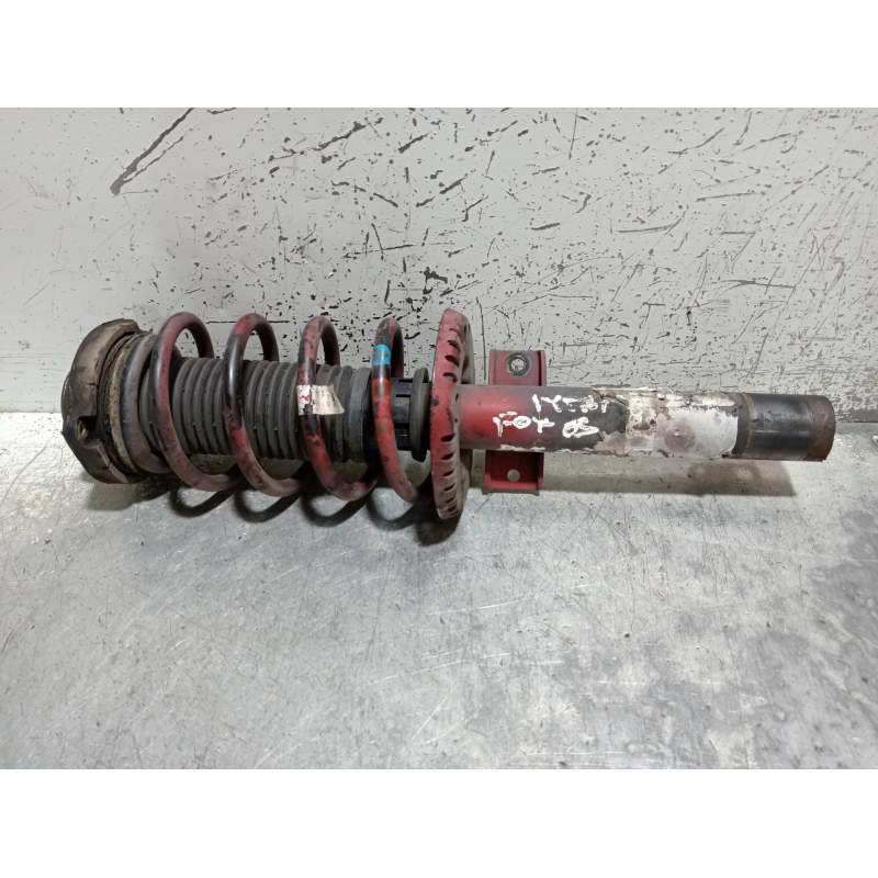 Recambio de amortiguador delantero derecho para volkswagen fox (5z1) básico referencia OEM IAM   