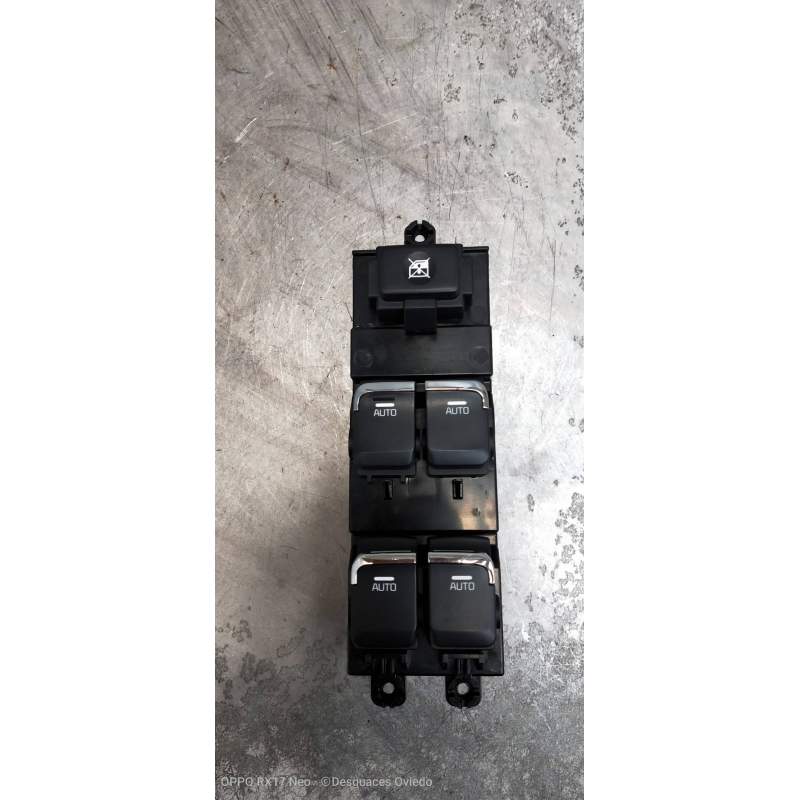 Recambio de mando elevalunas delantero izquierdo para kia cee´d drive referencia OEM IAM 93570A2200 4C24901000 2012