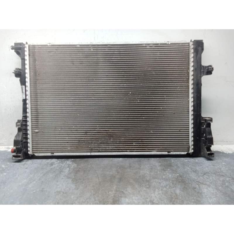 Recambio de radiador agua para infiniti q30 2.2 d referencia OEM IAM A2465001303  