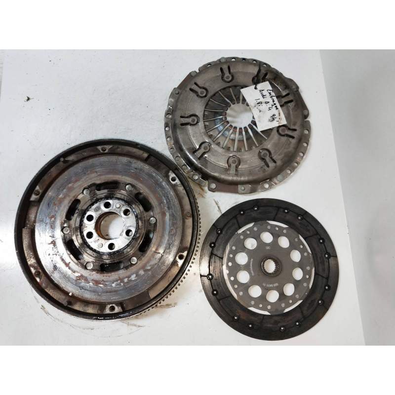 Recambio de kit embrague para audi a4 berlina (b5) 1.8 referencia OEM IAM   