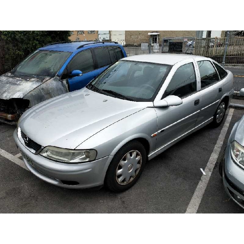 opel vectra b berlina del año 2001