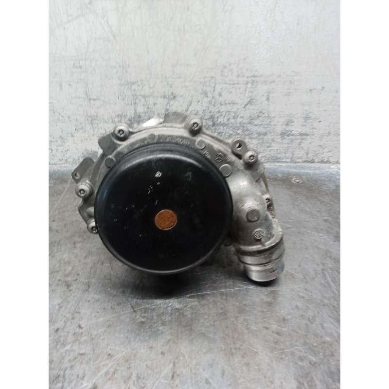 Recambio de bomba agua para infiniti q30 2.2 d referencia OEM IAM A6512000501  