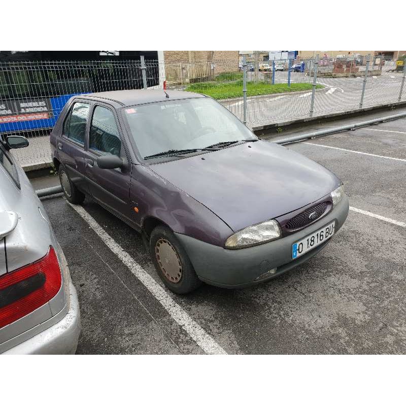 ford fiesta berlina del año 1996