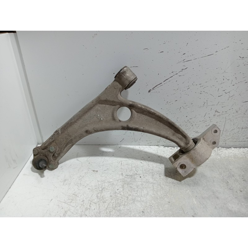 Recambio de brazo suspension inferior delantero izquierdo para volkswagen passat variant (3c5) advance referencia OEM IAM   