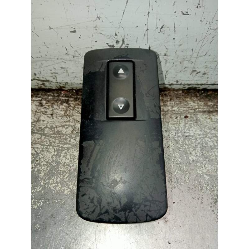 Recambio de mando elevalunas delantero derecho para opel vectra c caravan elegance referencia OEM IAM 09186959 07045T C/2005