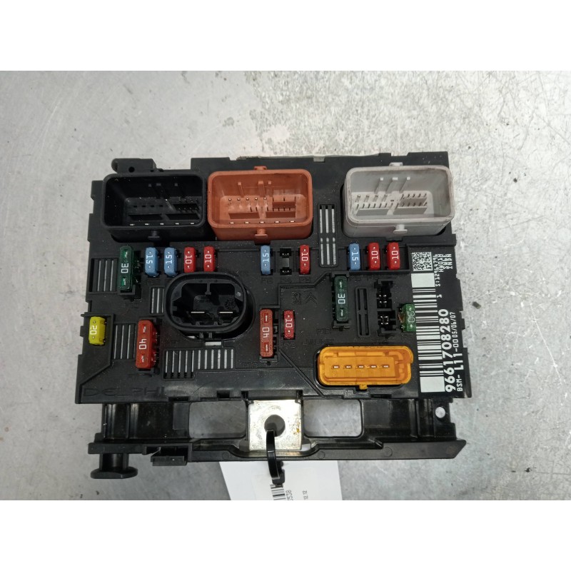 Recambio de caja reles / fusibles para peugeot 207 confort referencia OEM IAM 9661708280  