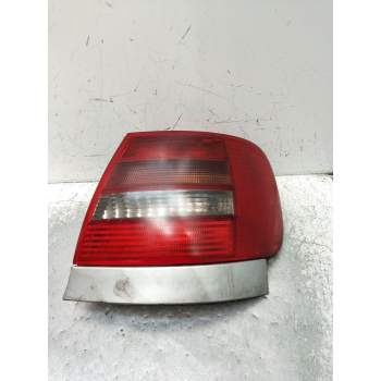 PILOTO TRASERO DERECHO 8D0945096F 