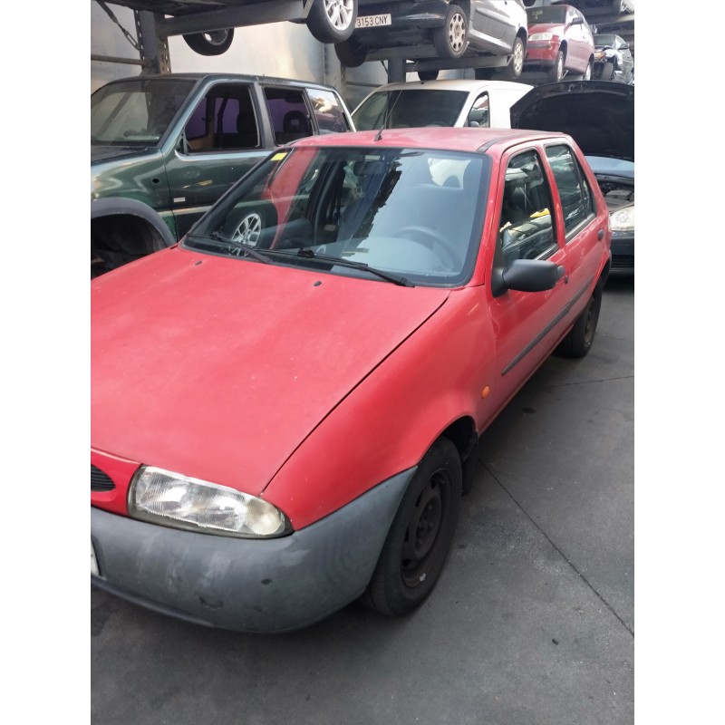 ford fiesta berlina del año 1996