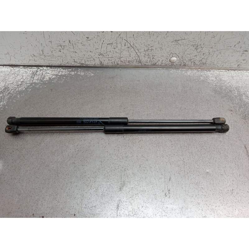 Recambio de amortiguadores maletero / porton para jeep renegade referencia OEM IAM 7672080460N 00520176510 