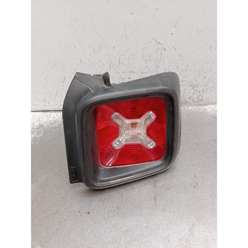 Recambio de piloto trasero derecho para jeep renegade referencia OEM IAM 52109462DX  
