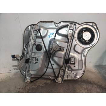 ELEVALUNAS DELANTERO IZQUIERDO 824702B030J4S4 