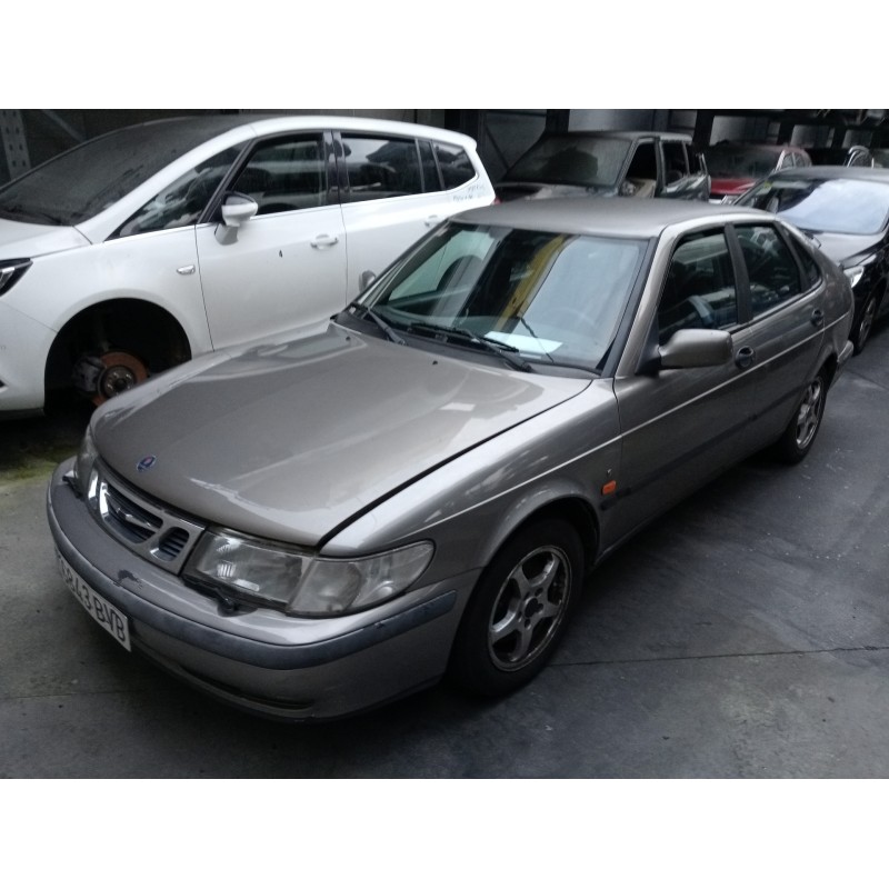 saab 9-3 berlina del año 2002