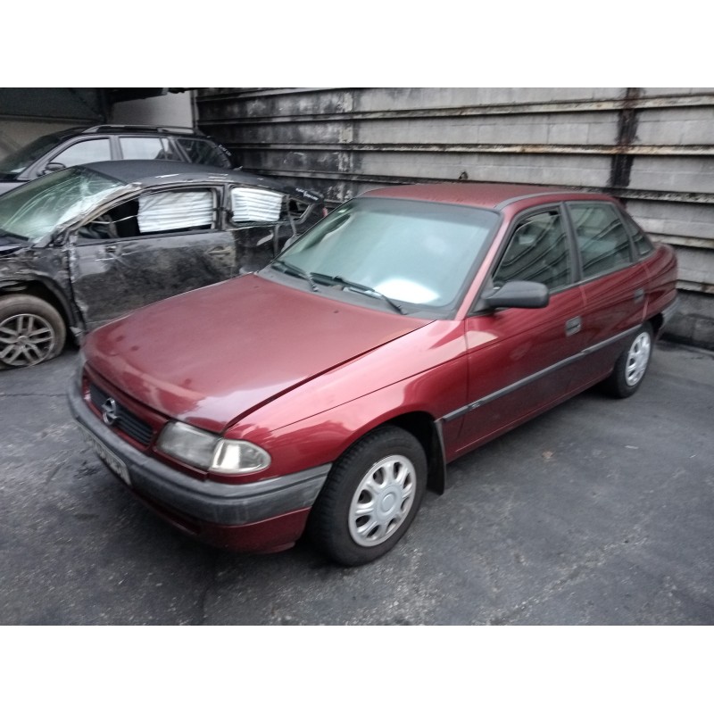 opel astra f berlina del año 1996