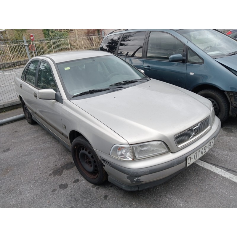 volvo s40 berlina del año 1998