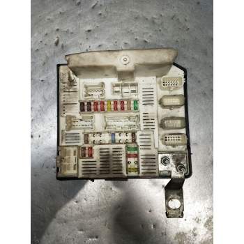CAJA RELES / FUSIBLES 8201044237 519220230 2008
