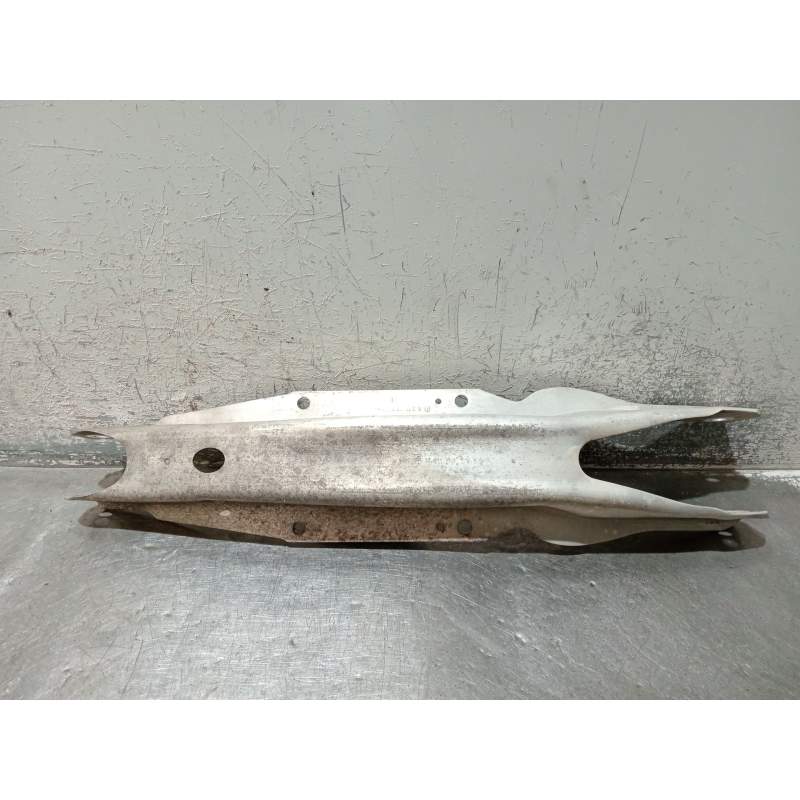 Recambio de brazo suspension inferior trasero izquierdo para infiniti q30 2.2 d referencia OEM IAM A2463520202  