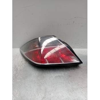 PILOTO TRASERO IZQUIERDO 13252443 3P H/04
