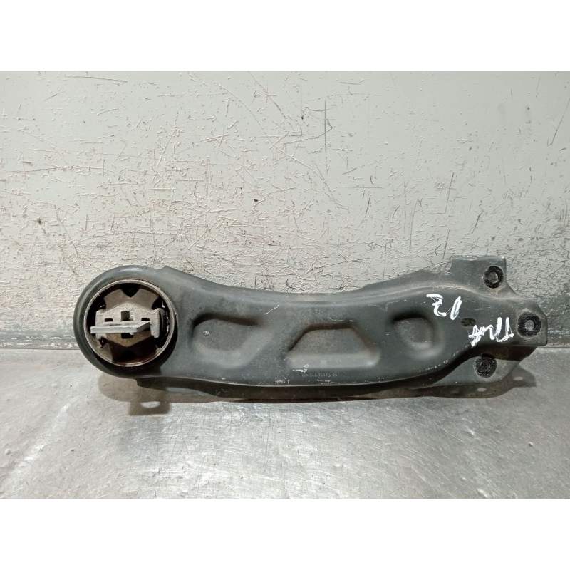 Recambio de brazo suspension inferior trasero izquierdo para infiniti q30 2.2 d referencia OEM IAM A2463500406  