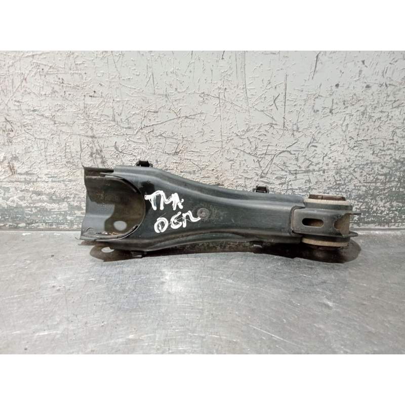 Recambio de brazo suspension inferior trasero derecho para infiniti q30 2.2 d referencia OEM IAM A2463520788  