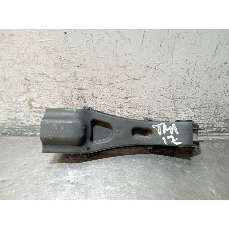Recambio de brazo suspension inferior trasero izquierdo para infiniti q30 2.2 d referencia OEM IAM A2463520788  