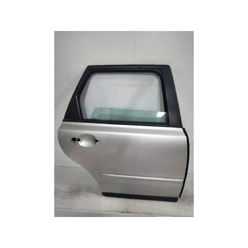 Recambio de puerta trasera derecha para volvo v50 familiar 2.0 diesel cat referencia OEM IAM  5P 2004