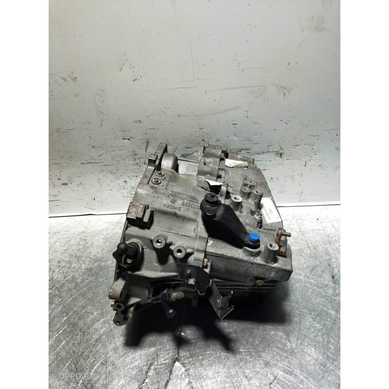 Recambio de caja cambios para volvo v40 familiar 1.9 turbodiesel referencia OEM IAM P30616072 072M56L2 T120336