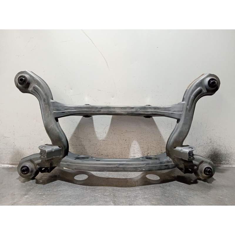 Recambio de puente trasero para infiniti q30 2.2 d referencia OEM IAM 2463502401 CUNA 