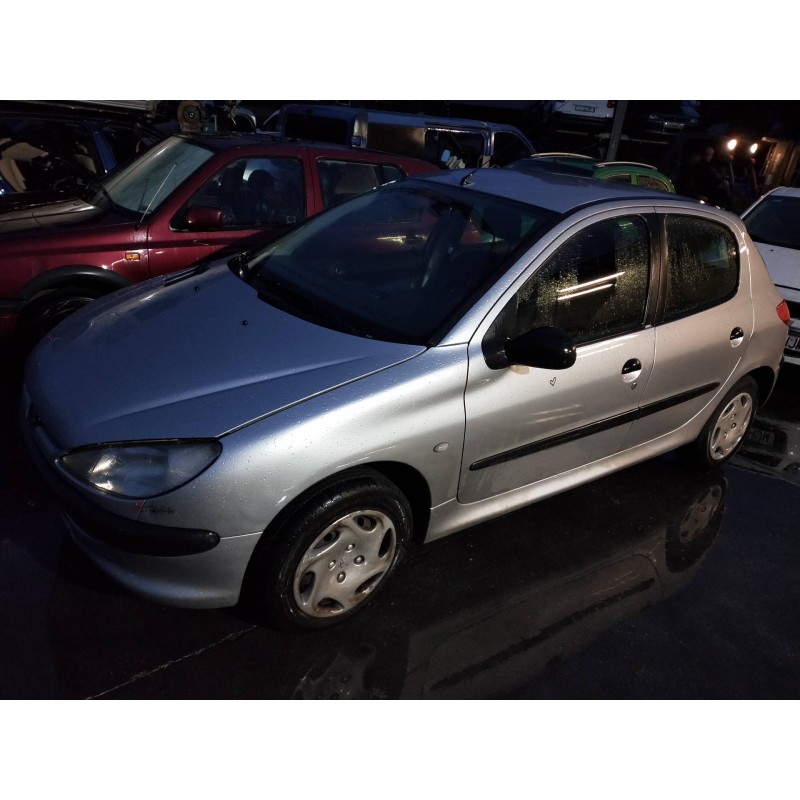 peugeot 206 berlina del año 2002