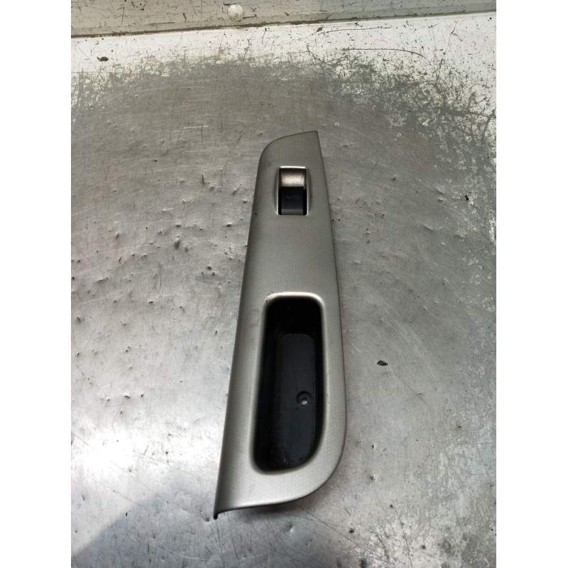 Recambio de mando elevalunas delantero derecho para toyota corolla (_e12_) 1.6 vvt-i (zze121_) referencia OEM IAM 54035108 84801