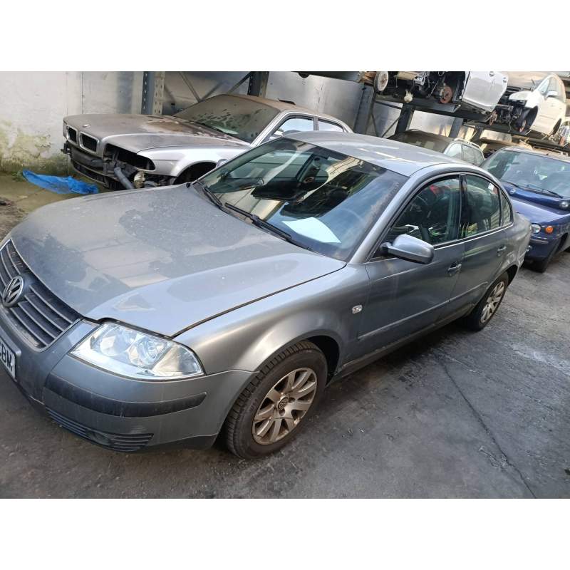 VOLKSWAGEN PASSAT BERLINA (3B3)