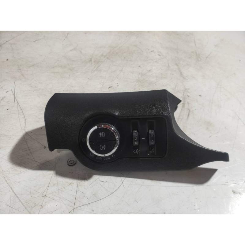 Recambio de mando multifuncion para opel insignia sports tourer 2.0 16v cdti referencia OEM IAM 23197912  2008