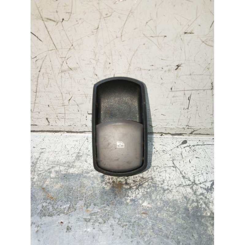 Recambio de mando elevalunas delantero derecho para opel corsa d cosmo referencia OEM IAM 13206806RT 315625731 2006