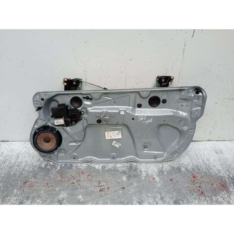 Recambio de elevalunas delantero derecho para volkswagen polo iv (9n_, 9a_) 1.4 tdi referencia OEM IAM q3837402aa 3p 2005