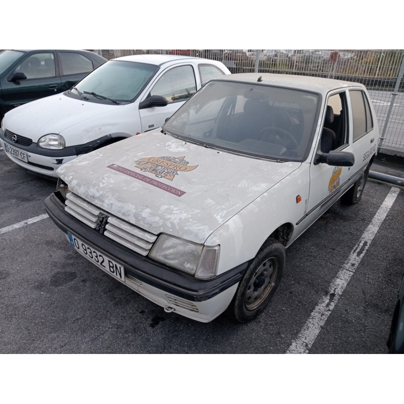 peugeot 205 berlina del año 1995